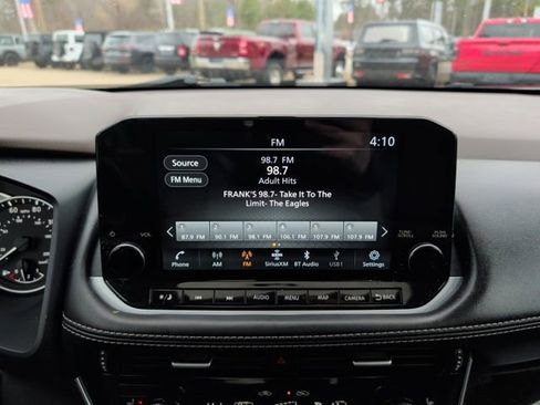 Used 2023 Nissan Rogue SL w/ SL Premium Package image 23