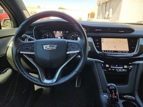 Used 2024 Cadillac XT6 Sport w/ Platinum Package image 6