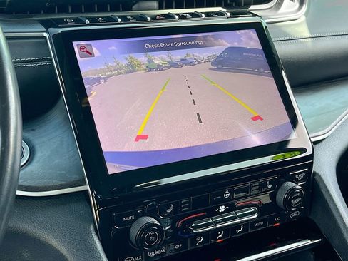 Used 2021 Jeep Grand Cherokee L Limited image 14