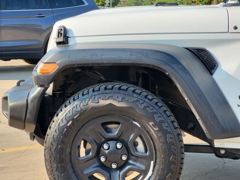 Used 2023 Jeep Wrangler Sport AWD/4WD image 7