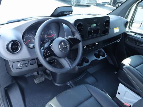 New 2025 Mercedes-Benz Sprinter 2500 image 3