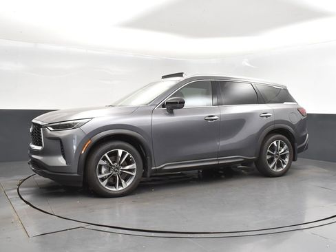 Certified 2025 INFINITI QX60 Luxe image 3