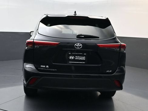 Used 2021 Toyota Highlander XLE FWD image 7