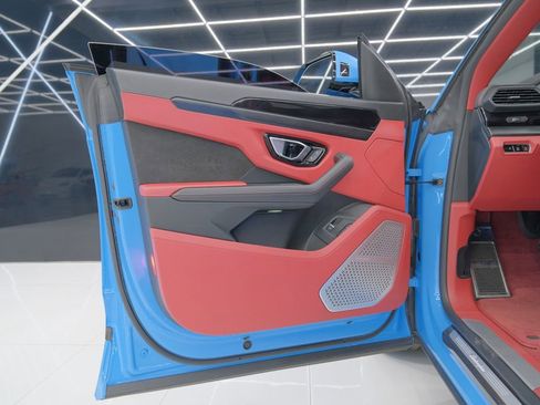 Used 2022 Lamborghini Urus image 54