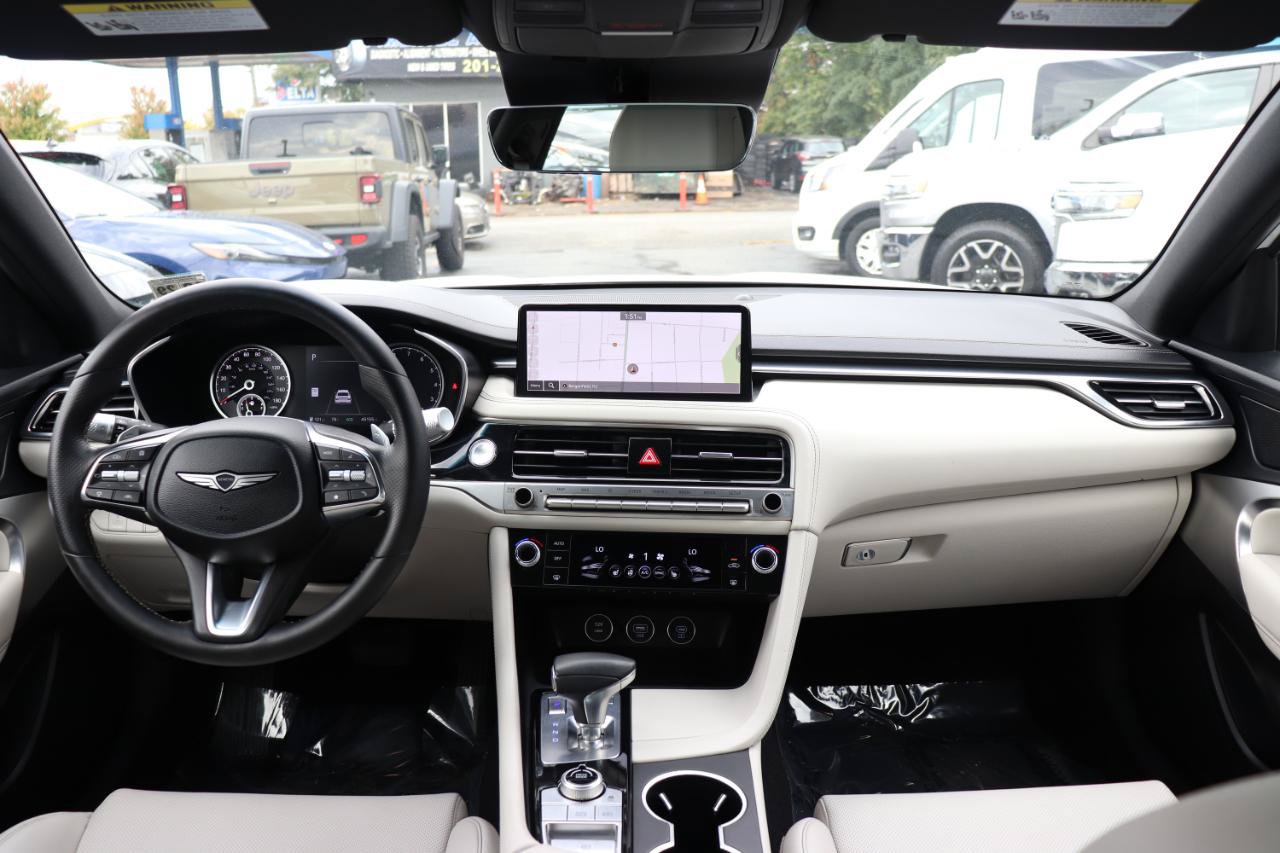 Used 2025 Genesis G70 2.5T AWD/4WD image 16