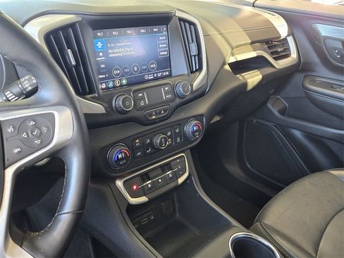 Used 2024 GMC Terrain SLT image 23