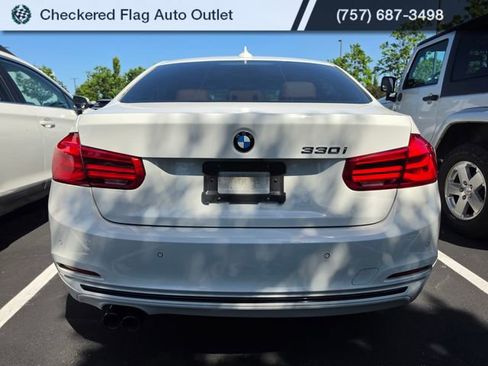 Used 2017 BMW 330i Sedan RWD image 5