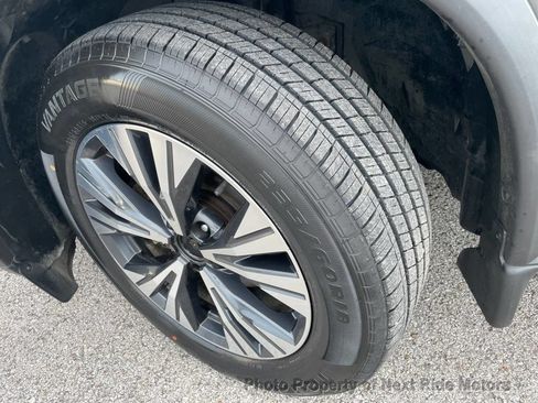 Used 2023 Nissan Rogue SV w/ SV Premium B Package FWD image 36