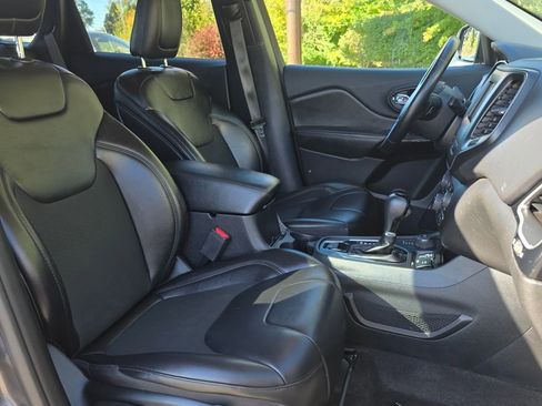 Used 2019 Jeep Cherokee Latitude Plus image 23