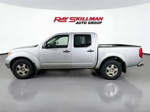 Used 2008 Nissan Frontier SE w/ SE Value Truck Pkg AWD/4WD image 4