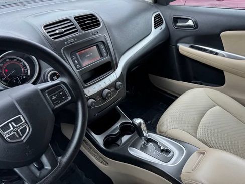 Used 2017 Dodge Journey SXT w/ Comfort/Convenience Group FWD image 13