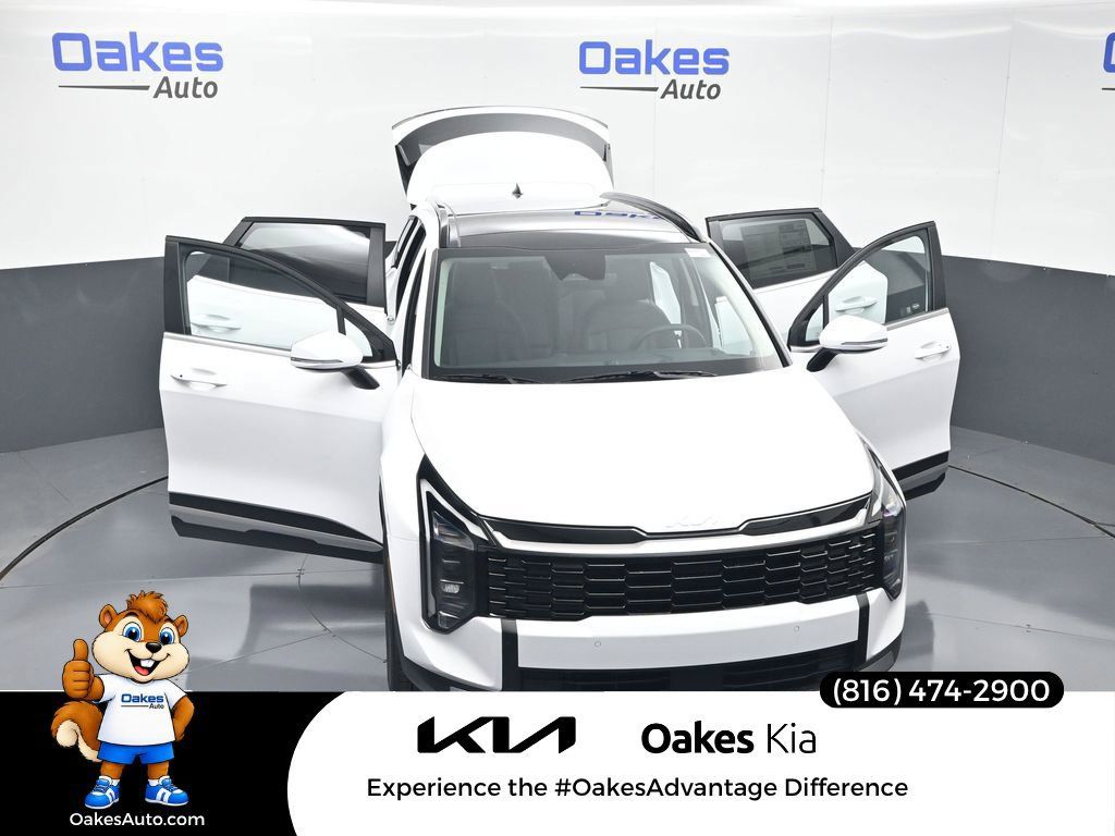 Certified 2026 Kia Sportage EX w/ EX Panorama Roof Package FWD image 57