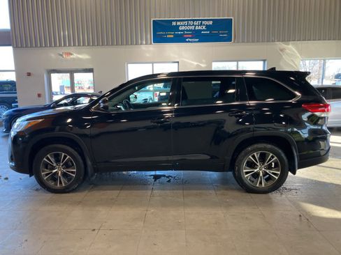 Used 2018 Toyota Highlander AWD V6 image 8