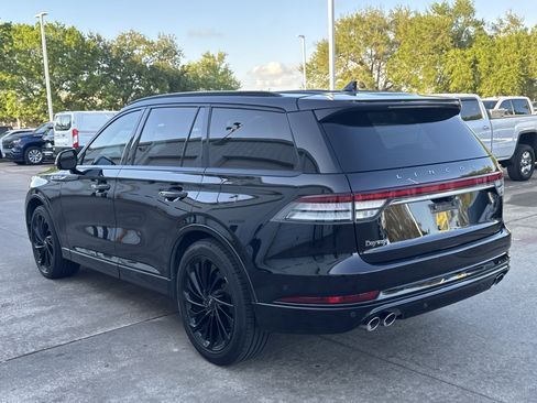 Used 2023 Lincoln Aviator Reserve w/ Equipment Group 201A image 10