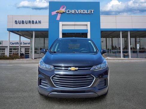 Used 2020 Chevrolet Trax LS FWD image 2