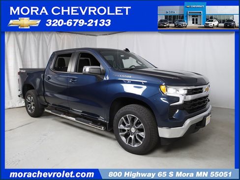Used 2022 Chevrolet Silverado 1500 LT AWD/4WD image 1