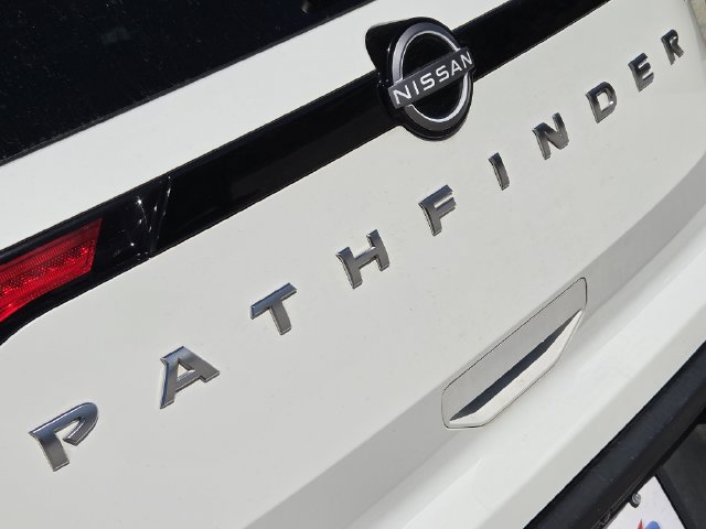 Used 2023 Nissan Pathfinder S FWD image 15
