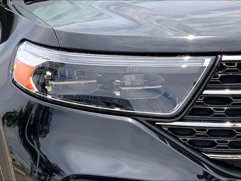 Certified 2023 Ford Explorer XLT RWD image 28
