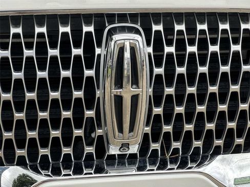 Used 2022 Lincoln Aviator Reserve w/ Equipment Group 201A RWD image 32