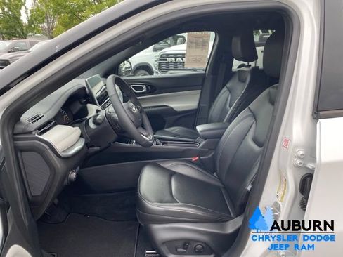 Used 2026 Jeep Compass Limited AWD/4WD image 29