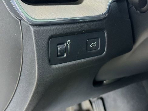 Used 2018 Volvo XC60 T5 Inscription w/ Convenience Package image 12