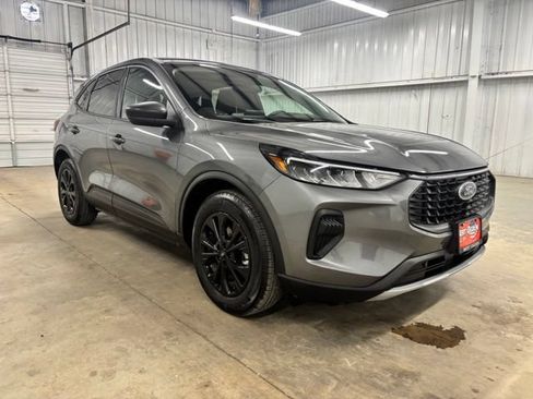 Used 2025 Ford Escape Active FWD image 1