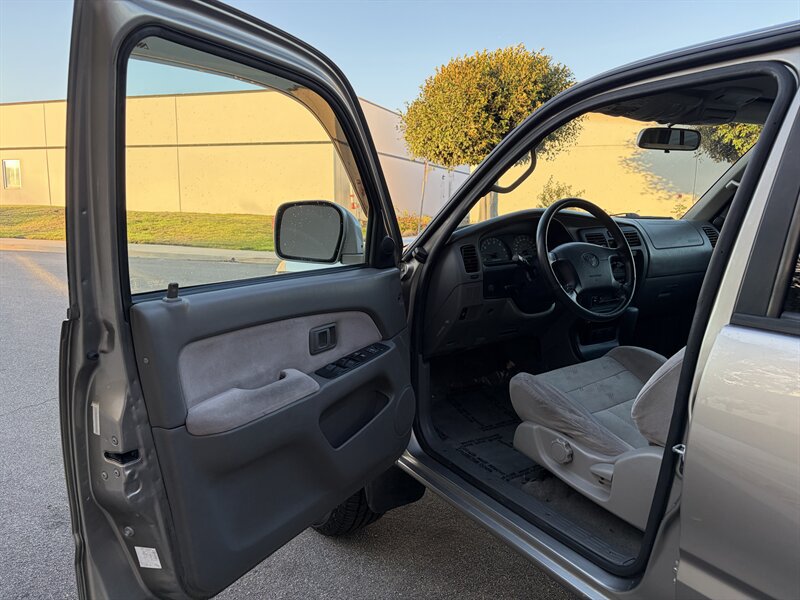 Used 2001 Toyota 4Runner SR5 RWD image 13