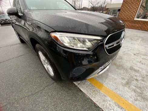 Used 2025 Mercedes-Benz GLC 300 4MATIC image 24