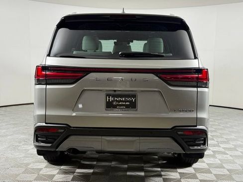 Used 2025 Lexus LX 600 4WD w/ Accessory Package (2T) image 8