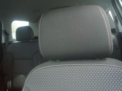 Used 2023 GMC Acadia SLE w/ Driver Convenience Package image 10