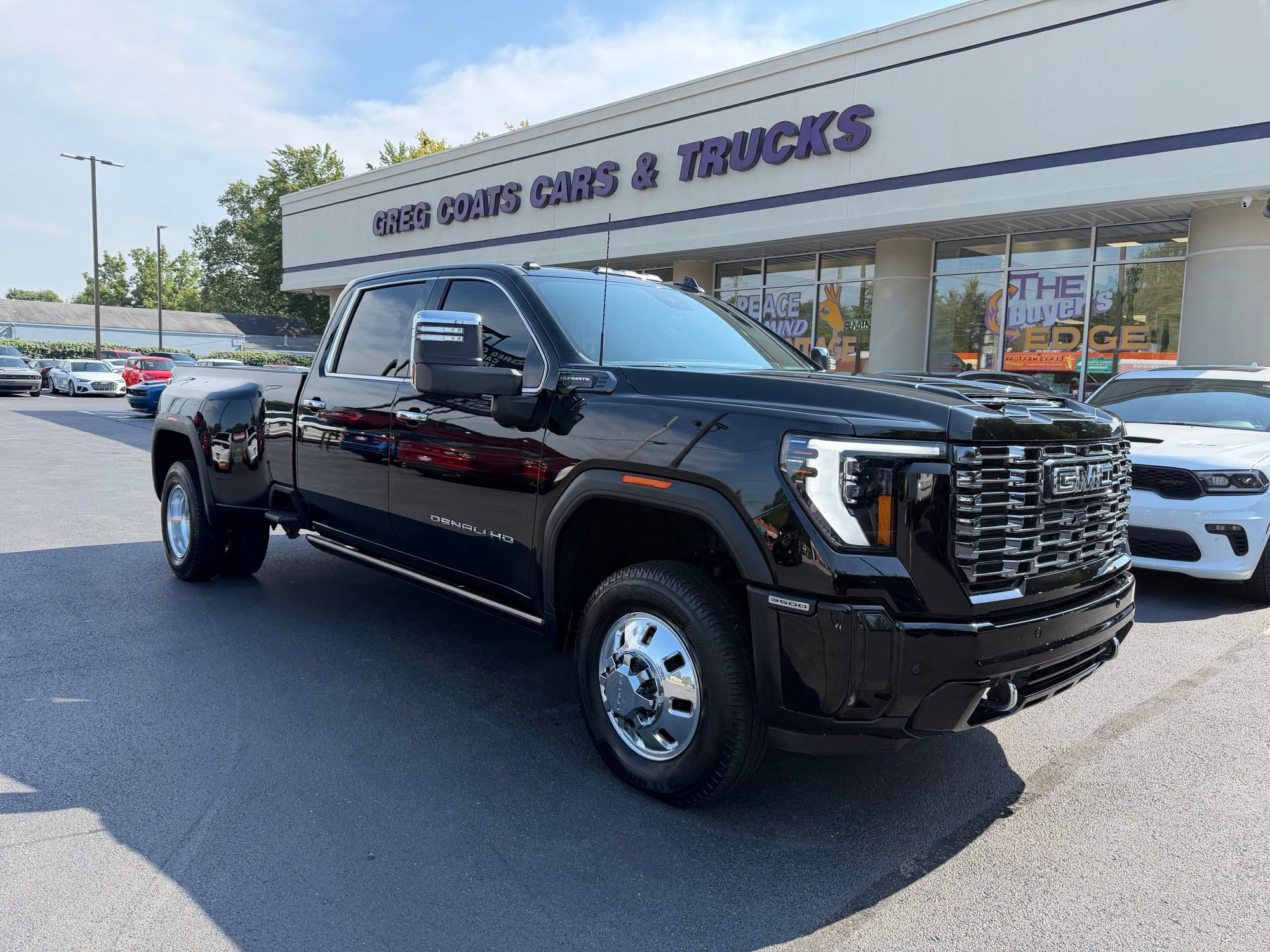 Used 2025 GMC Sierra 3500 Denali Ultimate AWD/4WD image 1