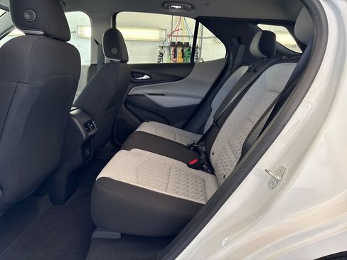 Used 2024 Chevrolet Equinox LT FWD image 32