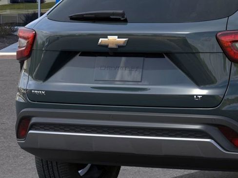 New 2026 Chevrolet Trax LT w/ Driver Confidence Package image 14