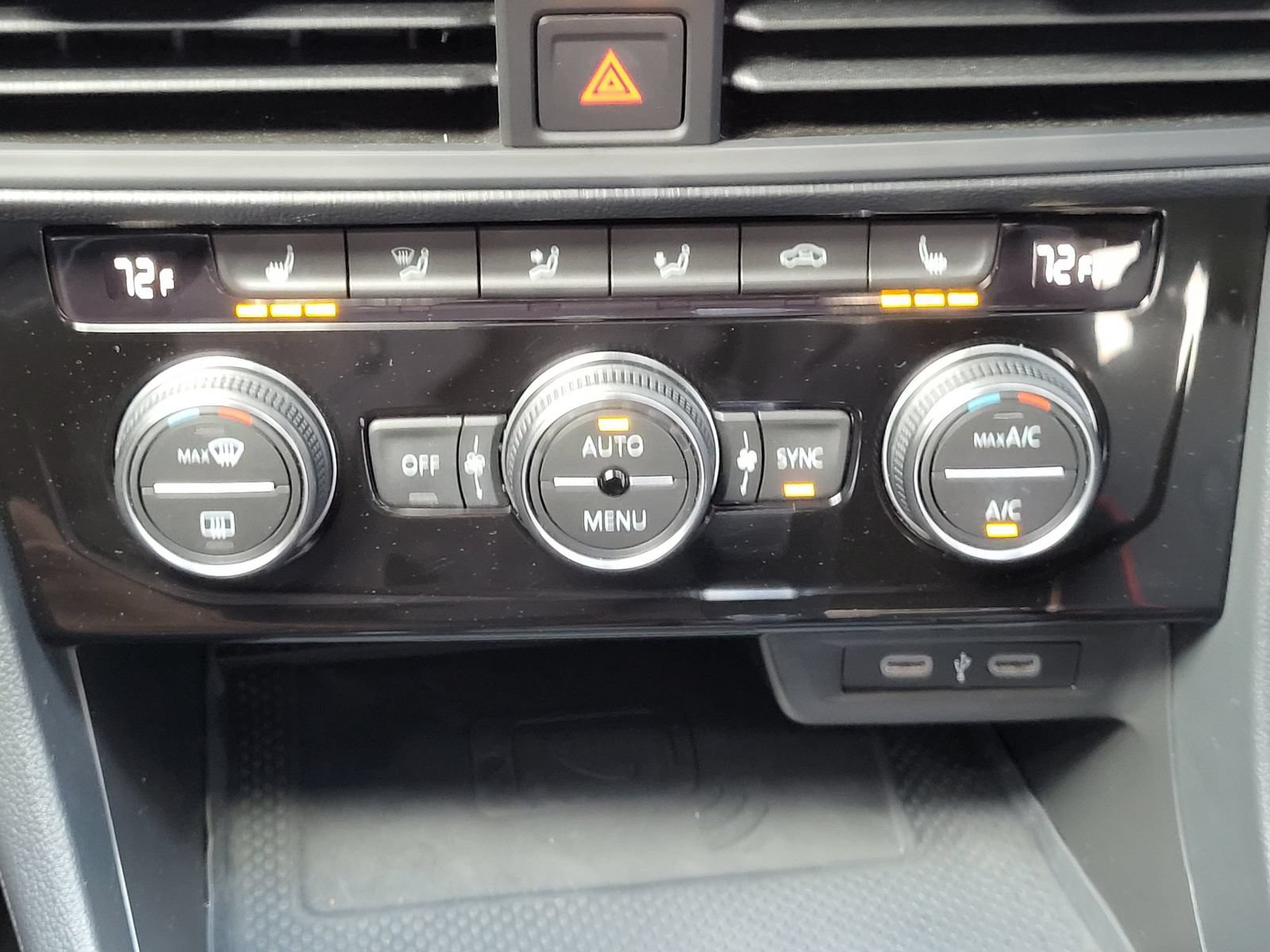 Used 2024 Volkswagen Jetta GLI 40th Anniversary Edition FWD image 21
