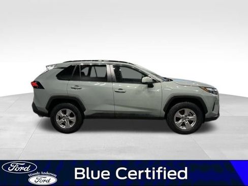 Used 2022 Toyota RAV4 XLE w/ Convenience Package image 5