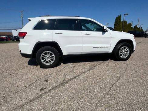 Used 2019 Jeep Grand Cherokee Laredo image 6