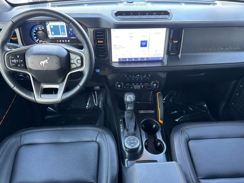 Used 2024 Ford Bronco Badlands image 14