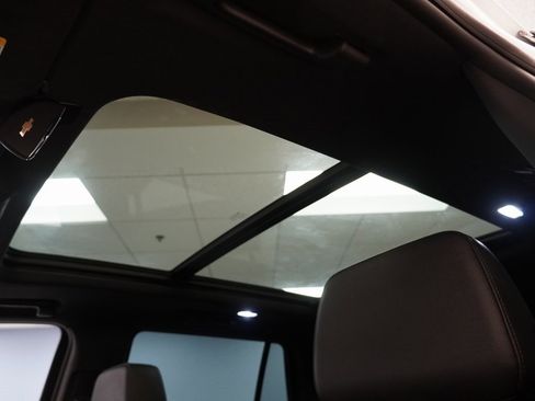 Used 2023 Chevrolet Tahoe Z71 w/ Luxury Package image 4