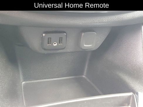 Used 2019 Chevrolet Traverse LT FWD image 17