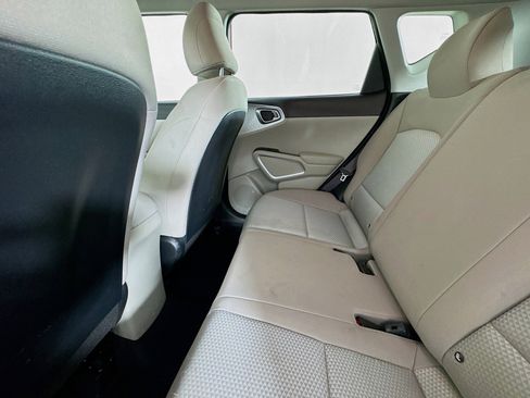 Used 2025 Kia Soul LX image 23