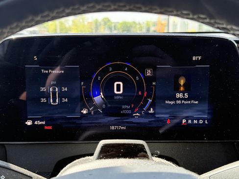 Used 2025 Chevrolet Traverse High Country FWD image 13