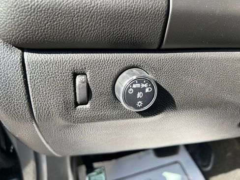 Used 2018 Chevrolet Colorado LT w/ LT Convenience Package RWD image 30