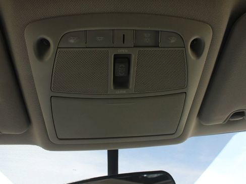 Used 2015 Nissan Rogue SV w/ SV Premium Package image 25