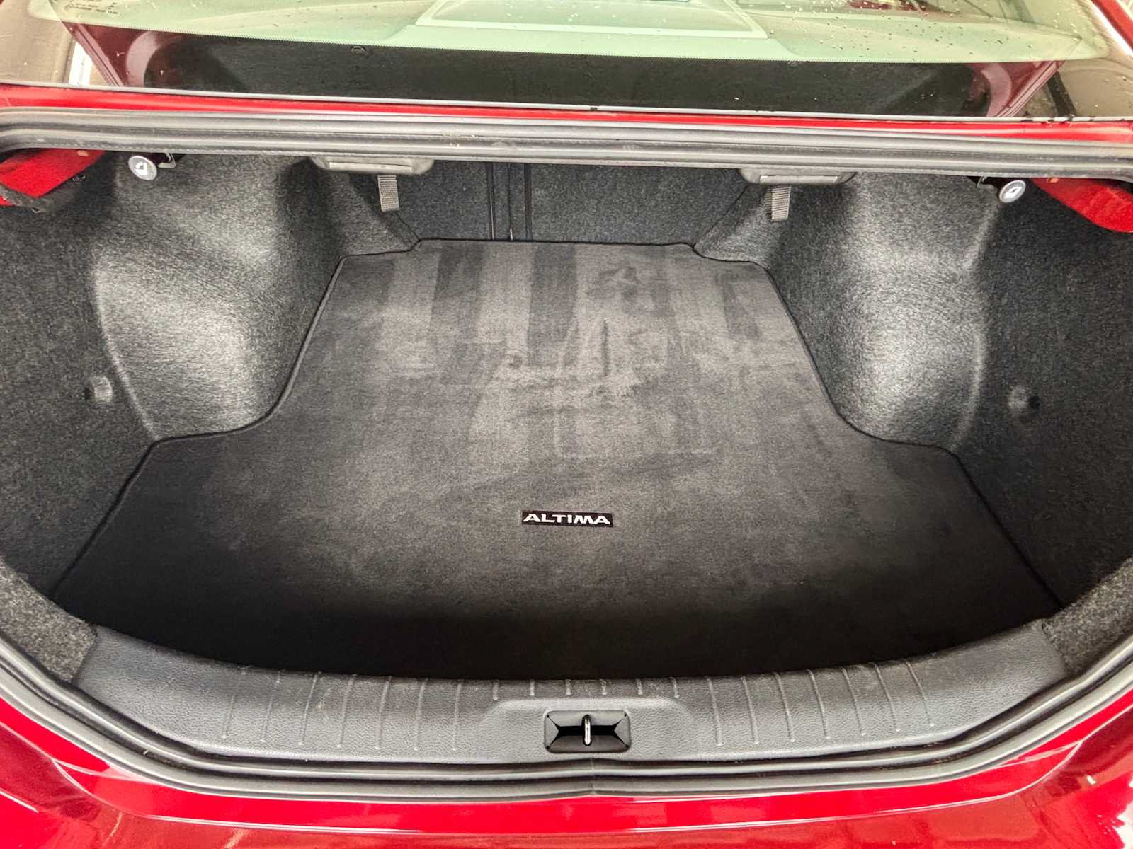 Used 2025 Nissan Altima 2.5 SV FWD image 4