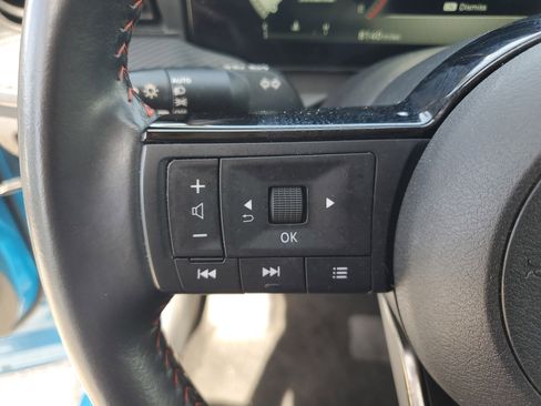 Certified 2025 Nissan Kicks SR FWD image 17