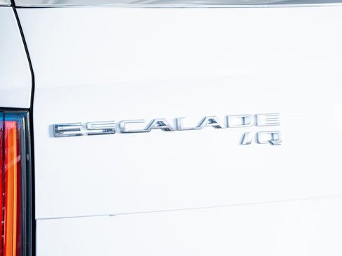 Used 2025 Cadillac Escalade IQ Luxury 2 image 26
