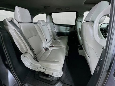 Certified 2024 Honda Odyssey EX-L image 9