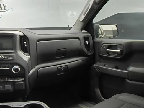 Certified 2025 Chevrolet Silverado 1500 Custom w/ LPO, Dark Essentials Package AWD/4WD image 18