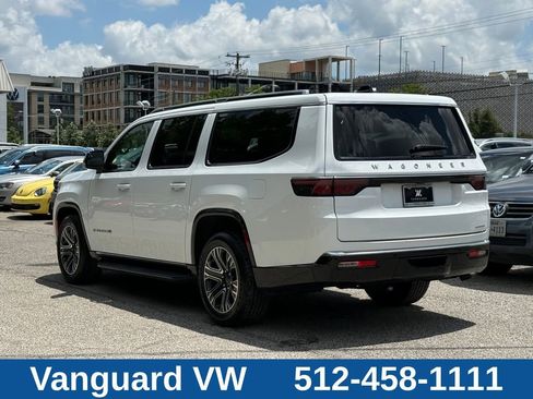 Used 2024 Jeep Wagoneer L Series II RWD image 8