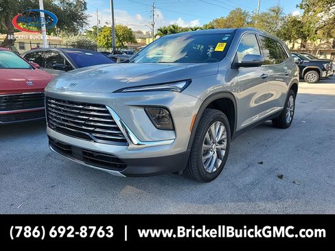 Used 2025 Buick Enclave Preferred w/ Power Package image 1